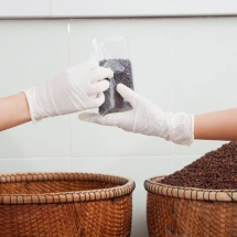 weighing-packing_starling-farm_organic-kampot-pepper-3